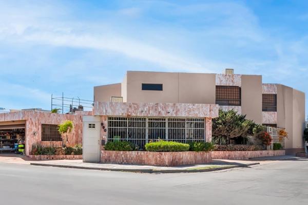 Casa en venta – Col. La Estrella, Torreón – Residencia ideal para vivienda, oficinas o mixto.