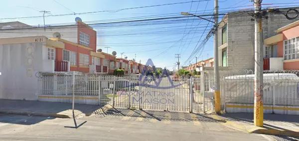 Casa En Venta En Bosque De Los Cedros, Los Heroes Tecámac, EdoMex. Recuperación Bancaria JX71