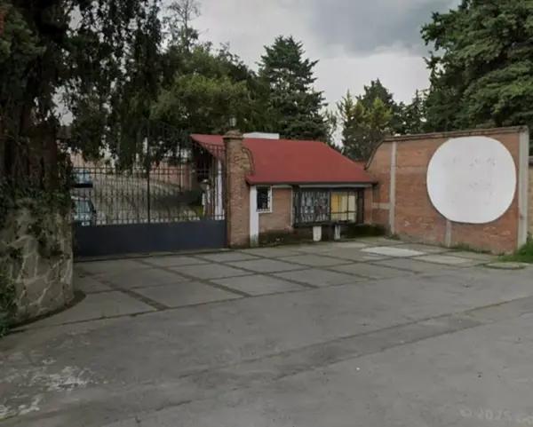 ***  HERMOSA CASA  ***  A SOLO A 40 MIN DE SANTA FE *** A 350 MTS DE TOLLOCAN