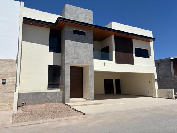 CASA EN LAS TROJES