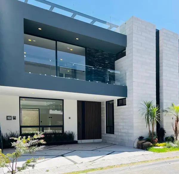 Casa en Venta en Cascatta | Roof Garden + Recámara en PB | Frente a Ómada