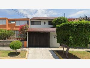Casa en venta en Ciudad Satelite, Naucalpan de Juárez, México