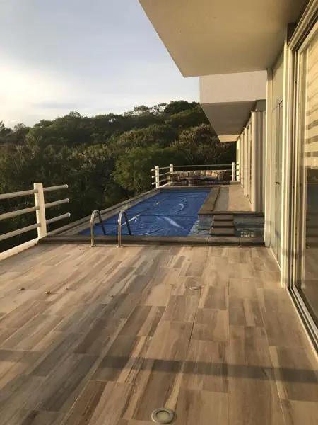 CASA EN VENTA EN RANCHO SAN DIEGO EN UNA PRIVADA EXCLUSIVA