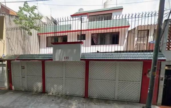 Se Vende Casa de Recuperación Bancaria en Cerro Macuiltepec, Campestre Churubusco Coyoacán. CdMx.
