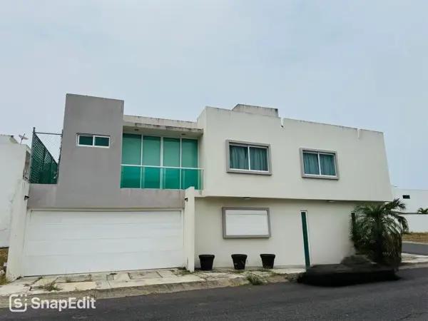 VENDO CASA EN ESQUINA EN LA RIVIERA VERACRUZANA, CERCA DE WALMART EXPRESS Y DE PLAZA EL DORADO VENDO CASA EN ESQUINA EN LA RIVIERA VERACRUZANA, CERCA DE WALMART EXPRESS Y DE PLAZA EL DORADO
