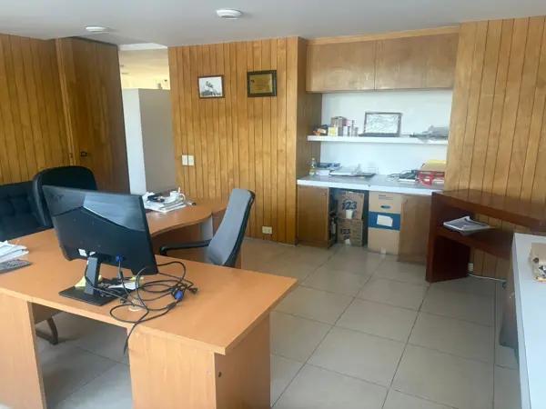 Oficina en Venta en Nápoles, Ciudad de México: Ubicación Estratégica y Servicios Completos