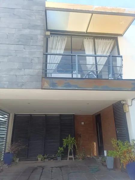 Venta casa en condominio de 6 casas, Santiago Momoxpan. Plaza Explanada