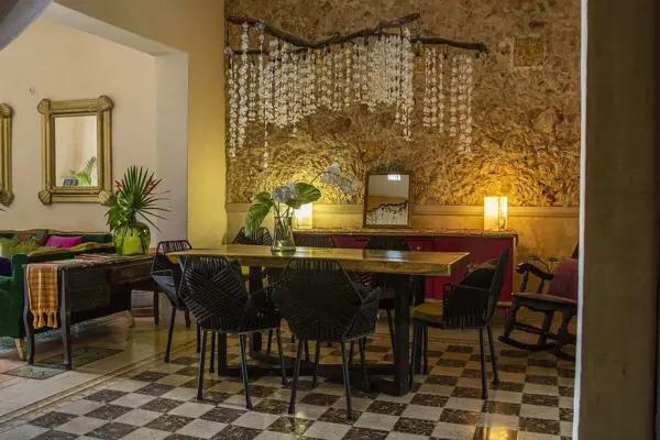 Casa Remodelada a 3  Cuadras de Paseo de Montejo