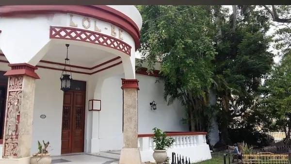 Casa estilo colonial en esquina en García Gineres Casa estilo colonial en esquina en García Gineres