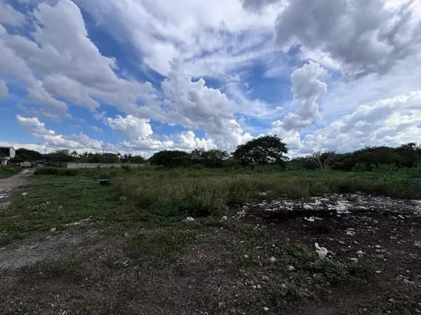 Terreno de 3,584.11 m2 en venta en Periférico Poniente
