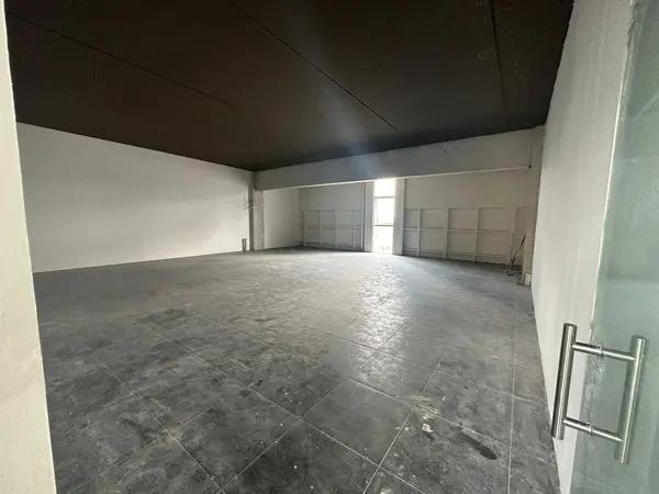Local comercial de 100 m2 en Plaza Victory