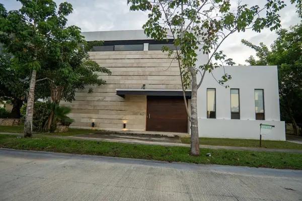 Casa en venta o renta en Yucatán Country Club Casa en venta o renta en Yucatán Country Club
