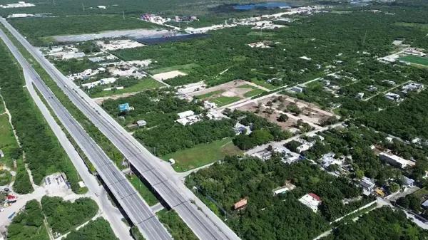 TERRENO A UNA CUADRA DE CARRETERA MERIDA-PROGRESO