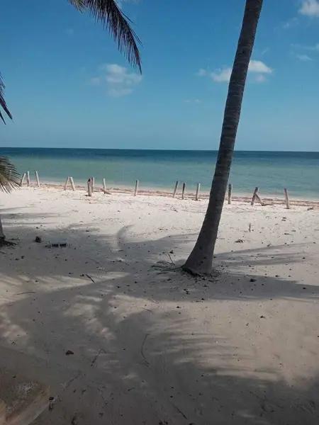 Casa de una planta frente al mar en Telchac Puerto