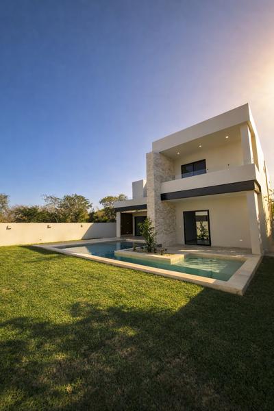 CASA EN VENTA EN PRIVADA CORTIJO DE DOS PLANTAS CON AMPLIO TERRENO Y ALBERCA CASA EN VENTA EN PRIVADA CORTIJO DE DOS PLANTAS CON AMPLIO TERRENO Y ALBERCA