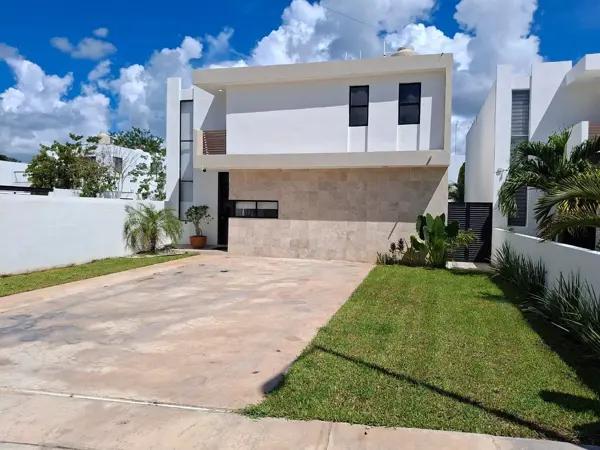 Casa en esquina en venta en Residencial Dzitya