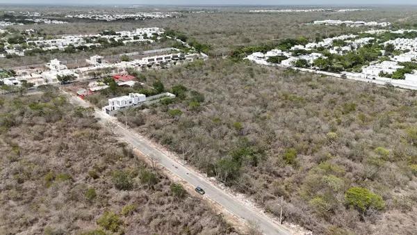 TERRENO EN VENTA DE  700M2 EN CHOLUL MÉRIDA