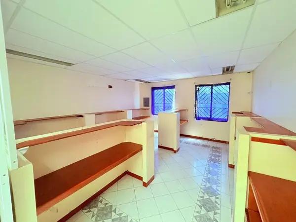 RENTO EDIFICIO DE OFICINAS EN EL CENTRO (SE RENTA TODO EL EDIFICIO)