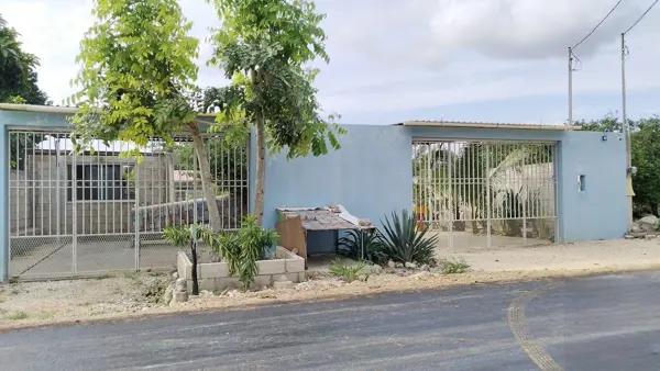 Casa con amplio terreno en venta en Ucú