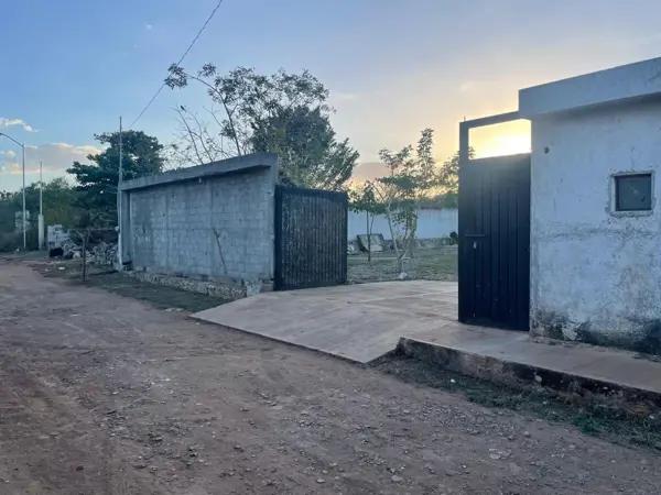 Terreno con construcción en venta en Cholul, zona norte de Mérida Terreno con construcción en venta en Cholul, zona norte de Mérida