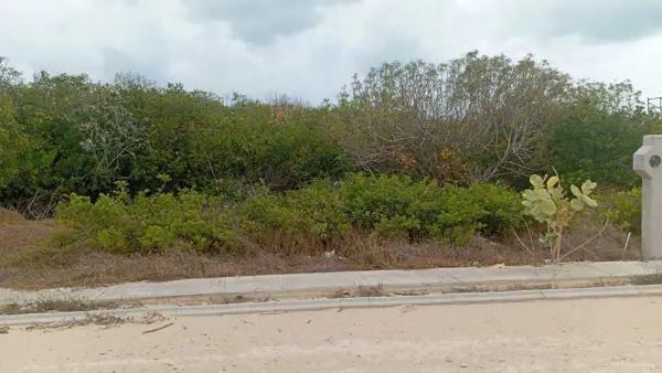 Terreno en venta a 150 m del mar en Chuburná Puerto