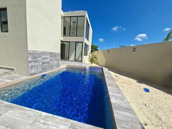 Casa en Venta en Soluna Temozón, 3 Recámaras, estudio, piscina