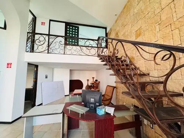 RENTA OFICINA/CONSULTORIO 
92 m2.  $33,158