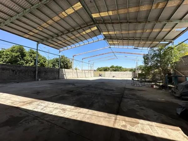 Bodega en renta en El Refugio, Gómez Palacio con amplio patio de maniobras