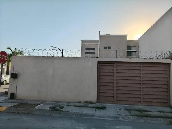 CASA EN VENTA EN QUNTAS LA PERLA, TORREON, COAH CASA EN VENTA EN QUNTAS LA PERLA, TORREON, COAH
