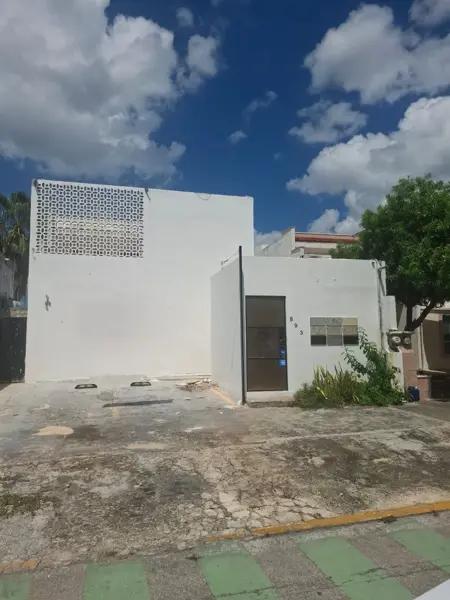 AMPLIA PROPIEDAD SOBRE AVENIDA EN FRACC LAS AMERICAS