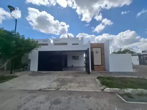 HERMOSA CASA 2 PLANTAS EN ESQUINA FRACC LAS AMERICAS III , MERIDA, YUCATAN HERMOSA CASA 2 PLANTAS EN ESQUINA FRACC LAS AMERICAS III , MERIDA, YUCATAN