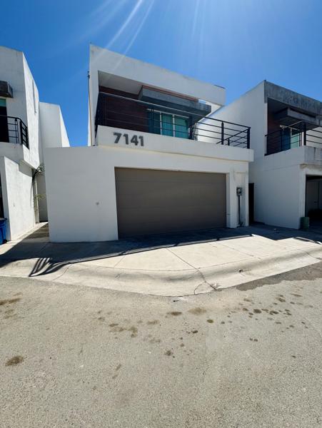 Casa en Privada con Vista al Mar + Casa Club | Amplia y Lista para Habitar | Cuesta Blanca Casa en Privada con Vista al Mar + Casa Club | Amplia y Lista para Habitar | Cuesta Blanca