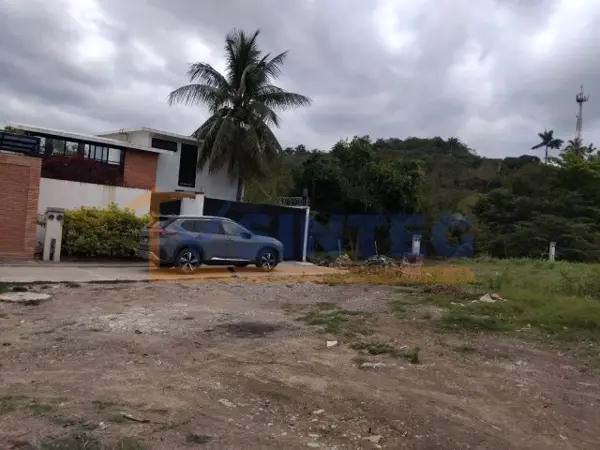 VENTA DE TERRENO  DE 210M2 EN COL. AMPLIACION COSTITUYENTES, POZA RICA,VER.