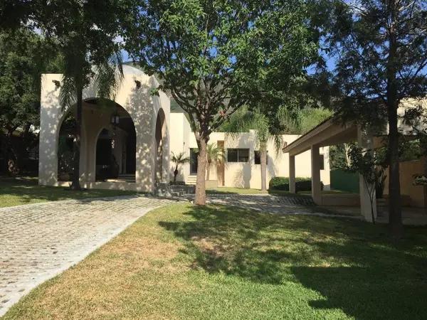 CASA EN VENTA DE UNA SOLA PLANTA EN CARRETERA NACIONAL