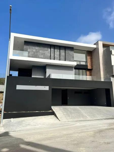 CASA EN VENTA BOSQUES DE LAS MISIONES