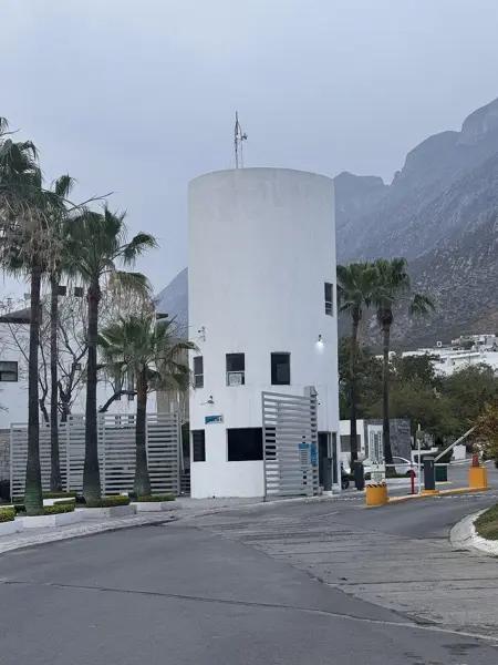 CASA EN VENTA EN COLINAS DEL VALLE  / PONIENTE