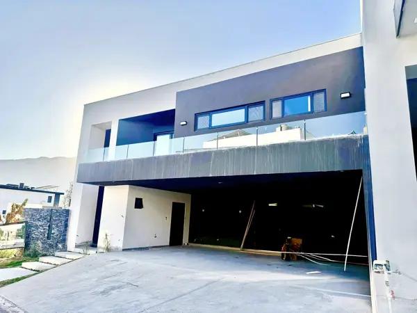 CASA EN VENTA, BOSQUES DE LAS MISIONES - ENCINO