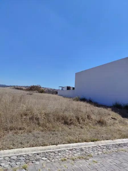 TERRENO PLANO EN FRACCIONAMIENTO HARAS DEL BOSQUE