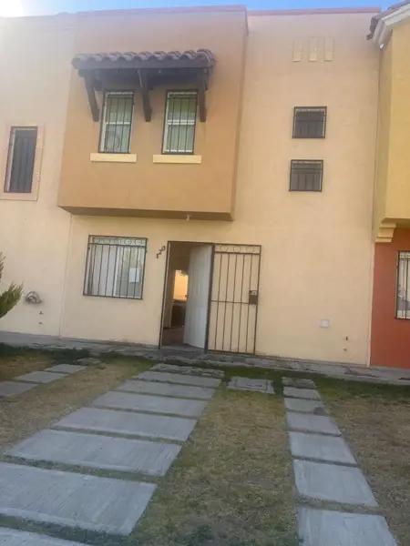 Cas en venta real toledo poco habitada
