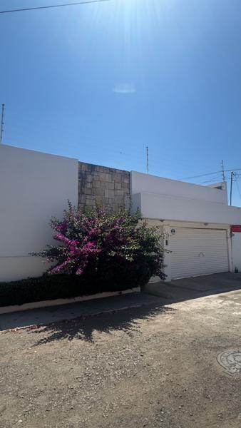 Se Vende casa remodelada en Españita con vigilancia y gran Jardín. Se Vende casa remodelada en Españita con vigilancia y gran Jardín.