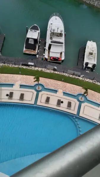 Departamento en Venta de 3 Recámaras, Cuarto Servicio, Maioris, Puerto Cancún