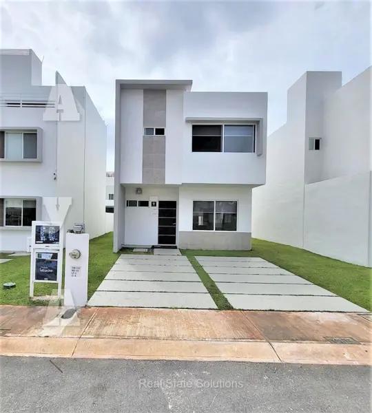 Casa en PRE Venta con 3 Recamaras, Jard Sur 6, Av. Huayacan, Cancùn Casa en PRE Venta con 3 Recamaras, Jard Sur 6, Av. Huayacan, Cancùn