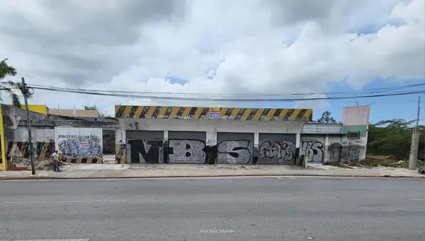 Edificio Comercial en Venta/Renta, 458.4 m2, Av. José López Portillo, SM 94, Cancún.