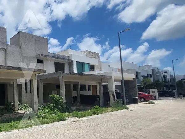 Casa en Venta en Obra Gris, 3 Recámaras, Aqua by Cumbres, Av Huayacán, Cancún Casa en Venta en Obra Gris, 3 Recámaras, Aqua by Cumbres, Av Huayacán, Cancún