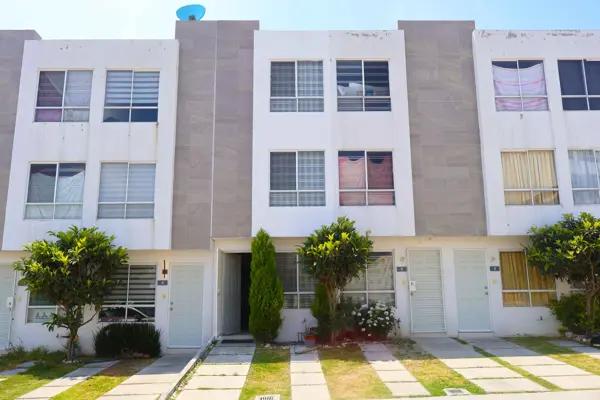 Casa en venta, Fracc. Bosques de Chpultepec. Cluster Roble, C.Roble. N. 7, Lt 9, Mz 4, Puebla
