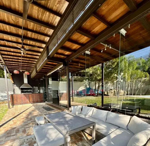 Hermosa Quinta en Venta en El Barrial, Santiago NL