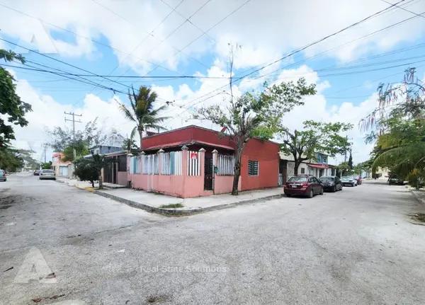 Casa en Venta, 4 Recámaras, en Esquina, Patio, Región 238, Cancún Norte Casa en Venta, 4 Recámaras, en Esquina, Patio, Región 238, Cancún Norte