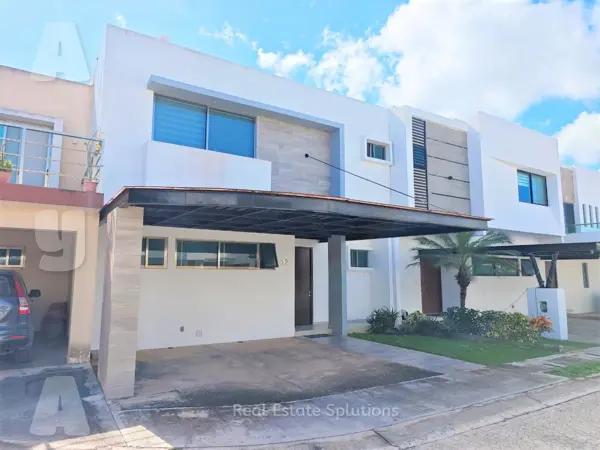 Casa en Renta, 3 Recámaras, Piscina, Cuarto Servicio, Aqua Cancún. Casa en Renta, 3 Recámaras, Piscina, Cuarto Servicio, Aqua Cancún.