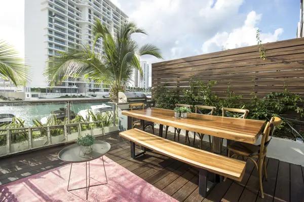 Townhouse de 5 recamaras en Puerto Cancun con paneles solares