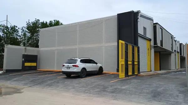 Bodega Industrial en Renta, 220 m2, OFICINA INCLUIDA, Huayacan, Cancun